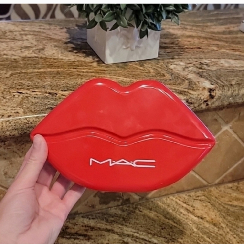 MAC Cosmetics Red Lip-Shaped Box